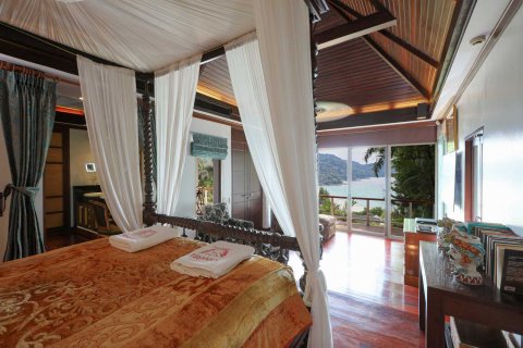House in Kata, Thailand 6 bedrooms № 124080 - photo 17