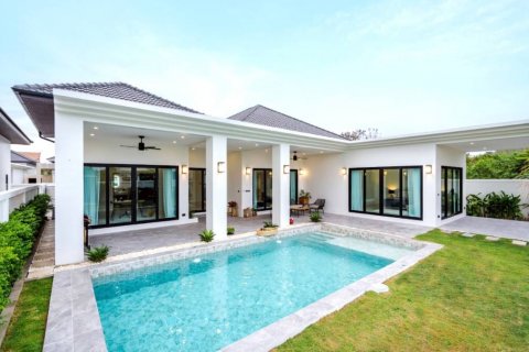 Вилла в Хуа Хине, Таиланд с 3 спальнями  № 125980 - фото 1
