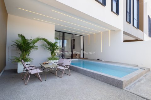 Maison à Pattaya, Thaïlande 4 chambres № 125726 - photo 1