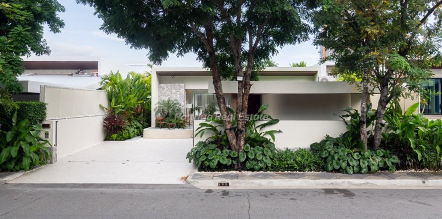 House in Pattaya, Thailand 3 bedrooms № 125729