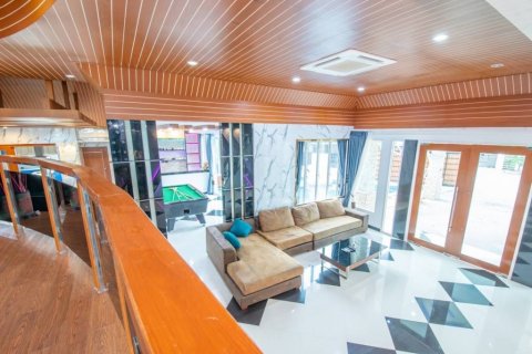 Villa in Pattaya, Thailand 4 bedrooms № 119749 - photo 4