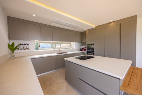 Вилла на Пляже Лаян, Таиланд с 4 комнатами  № 70984 - фото 9