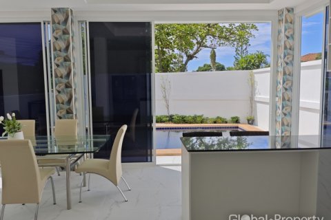 Дом в Паттайе, Таиланд с 4 спальнями  № 144372 - фото 4