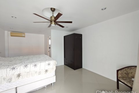 Propriété commerciale à Pattaya, Thaïlande 350 m2 № 144374 - photo 9