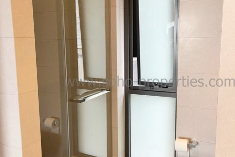 Condo in Bangkok, Thailand, 3 bedrooms  № 143534 - photo 17