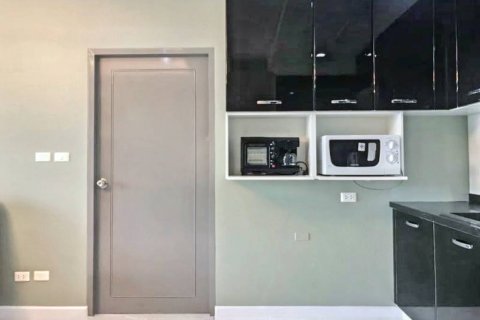 Condo in Bangkok, Thailand, 1 bedroom № 116002 - photo 3