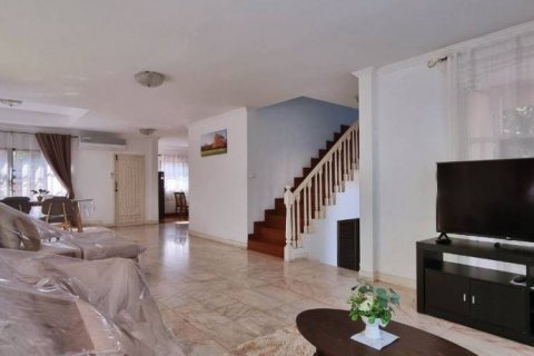 Дом в Паттайе, Таиланд с 3 спальнями  № 86458 - фото 4