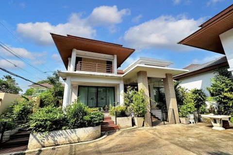House in Bangkok, Thailand 6 bedrooms № 86014 - photo 2