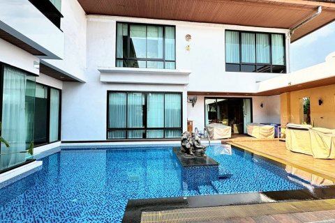 House in Bangkok, Thailand 6 bedrooms № 86014 - photo 8