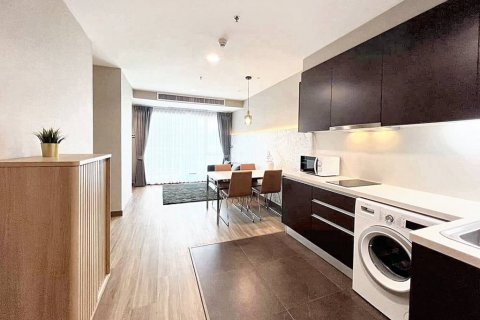 Кондоминиум с 2 спальнями в Бангкоке, Таиланд № 86017 - фото 2