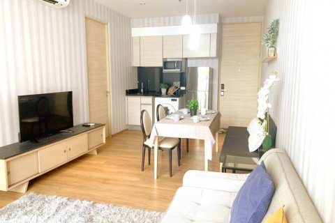 Condo in Bangkok, Thailand, 2 bedrooms № 86817 - photo 1