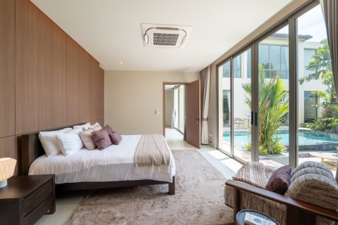 Villa in Bang Tao, Thailand 4 bedrooms № 74362 - photo 15