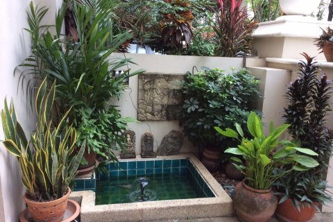 Таунхаус в Бангкоке, Таиланд с 4 спальнями № 143978 - фото 2