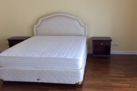 Таунхаус в Бангкоке, Таиланд с 4 спальнями № 143978 - фото 12