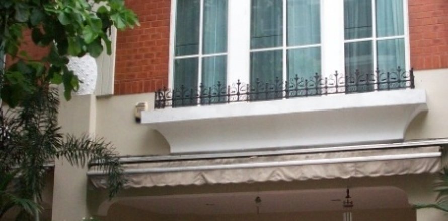 Таунхаус в Бангкоке, Таиланд с 4 спальнями № 143978