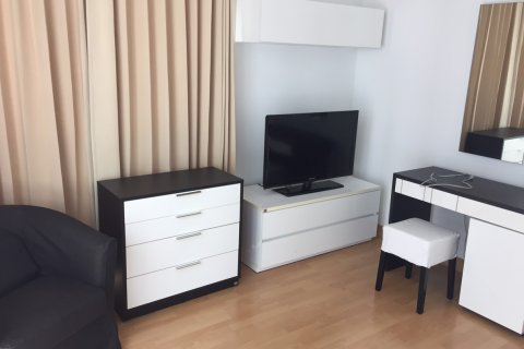 Кондоминиум с 3 спальнями в Бангкоке, Таиланд № 143976 - фото 5