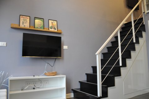 Condo in Bangkok, Thailand, 1 bedroom  № 143979 - photo 2