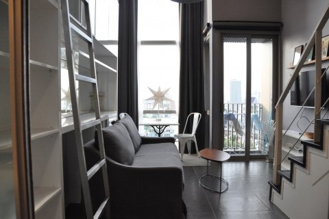 Condo in Bangkok, Thailand, 1 bedroom  № 143979 - photo 1