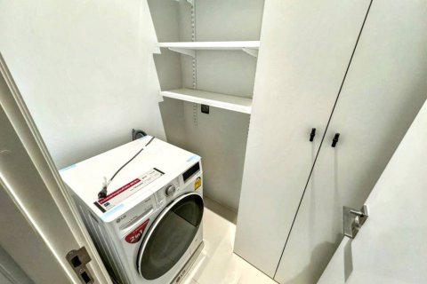 Condo in Bangkok, Thailand, 1 bedroom  № 132834 - photo 9