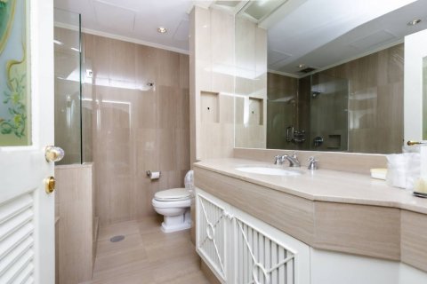 Кондоминиум с 3 спальнями в Бангкоке, Таиланд № 132830 - фото 2