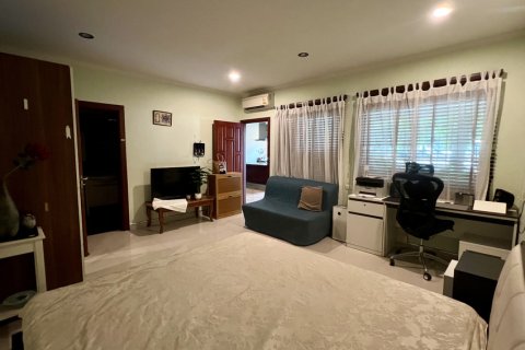 Apartamento de 3 dormitorios en Pattaya, Tailandia № 123342 - foto 10