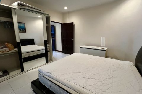 Apartamento de 3 dormitorios en Pattaya, Tailandia № 123342 - foto 17