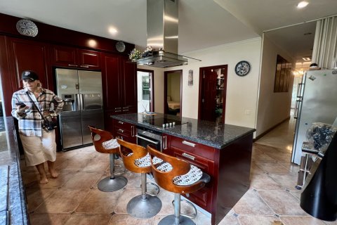 Apartamento de 3 dormitorios en Pattaya, Tailandia № 123342 - foto 7