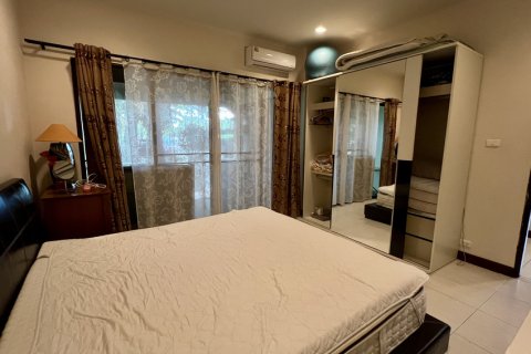 Apartamento de 3 dormitorios en Pattaya, Tailandia № 123342 - foto 16