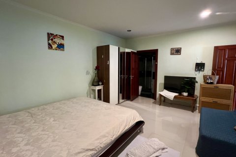 Apartamento de 3 dormitorios en Pattaya, Tailandia № 123342 - foto 9