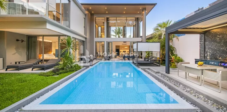 House in Phuket, Thailand 3 bedrooms № 132031