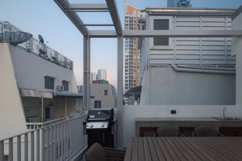 House in Bang Rak, Bangkok, Thailand 4 bedrooms № 123787 - photo 16