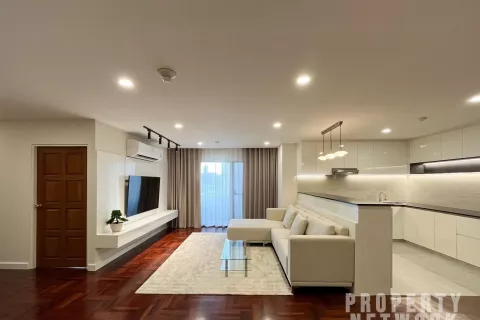 Condo in Watthana, Bangkok, Thailand, 3 bedrooms  № 123789 - photo 2