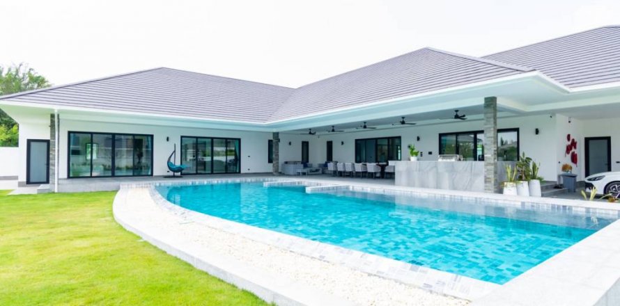 Villa in Pran Buri, Thailand 4 bedrooms № 85895
