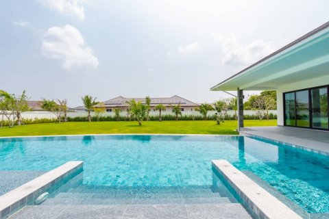 Villa in Pran Buri, Thailand 4 bedrooms № 85895 - photo 7