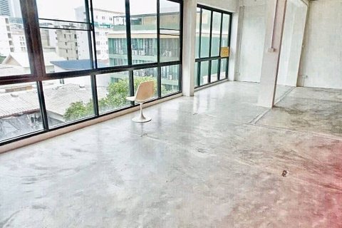 Коммерческая недвижимость в Дин Даенге, Бангкок, Таиланд 920м2  № 86656 - фото 7