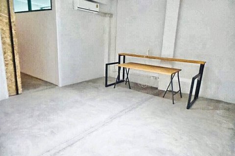 Коммерческая недвижимость в Дин Даенге, Бангкок, Таиланд 920м2  № 86656 - фото 6