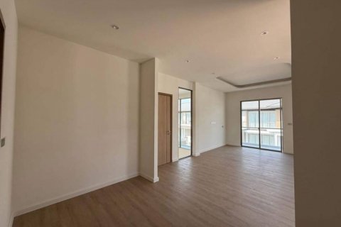 House in Pattaya, Thailand 4 bedrooms № 132559 - photo 9