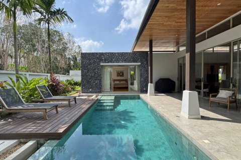 Villa in Bang Tao, Thailand 3 bedrooms № 132558 - photo 1