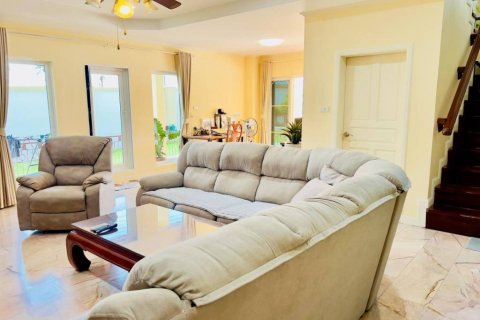 House in Bang Sare, Thailand 4 bedrooms № 132561 - photo 5