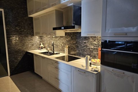 Villa in Kathu, Thailand 4 bedrooms № 132806 - photo 4