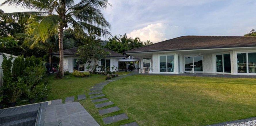 Villa in Kathu, Thailand 4 bedrooms № 132806