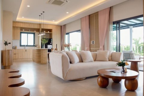 Villa in Hua Hin, Thailand 3 bedrooms № 132801 - photo 7