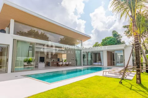 House in Phuket, Thailand 4 bedrooms № 132053 - photo 1