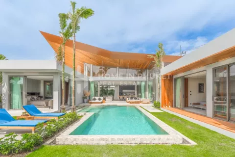 Дом в Пхукете, Таиланд с 3 спальнями  № 132054 - фото 1