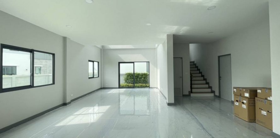 Дом в Банг Пхли Яи, Таиланд с 4 спальнями № 125825