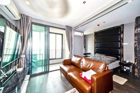 Кондоминиум с 1 спальней в Бангкоке, Таиланд № 125827 - фото 2