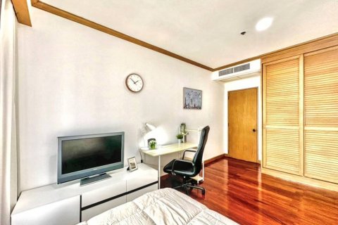 Condo in Khlong San, Bangkok, Thailand, 1 bedroom  № 119476 - photo 8