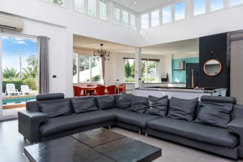 Вилла в Саттахипе, Таиланд с 4 спальнями  № 133057 - фото 3