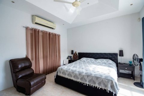 Вилла в Хуа Хине, Таиланд с 3 спальнями  № 133058 - фото 9