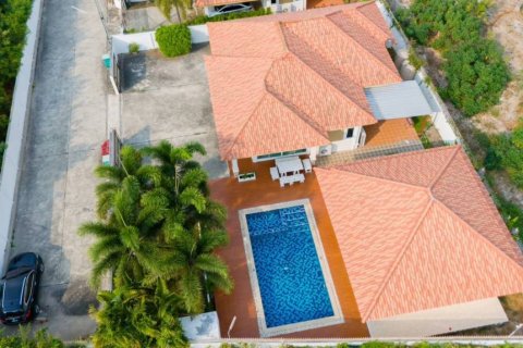 Villa in Hua Hin, Thailand 4 bedrooms № 132759 - photo 5